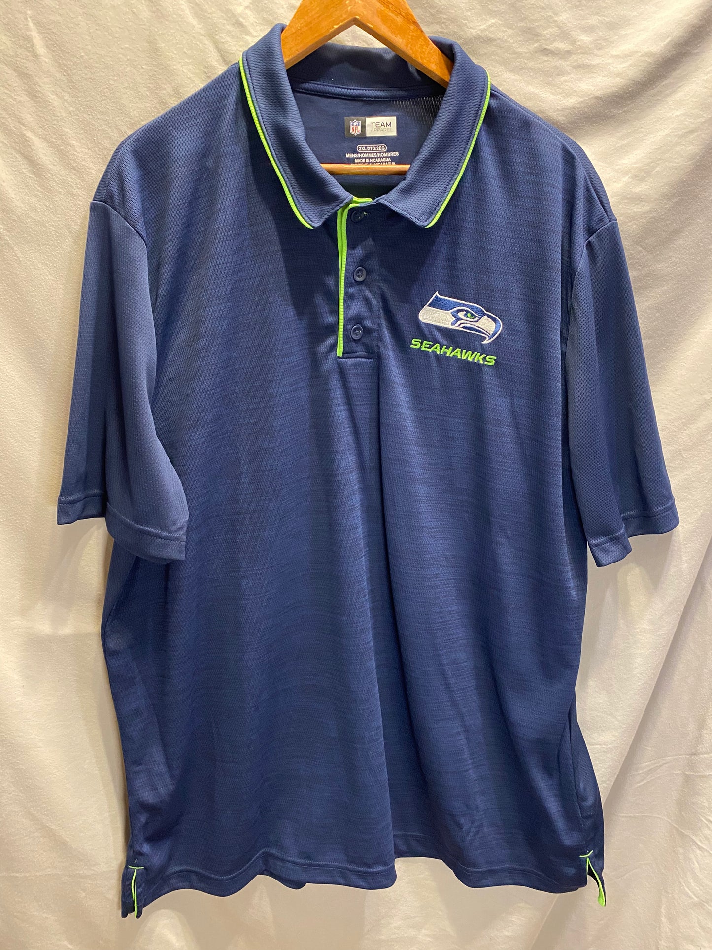 NFL Team Apparel Seattle Seahawks Men's Short Sleeve Sport Shirt NWOT