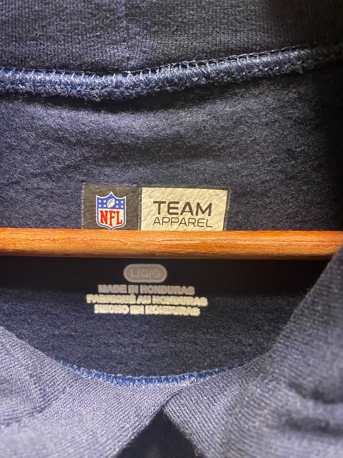 Officially Licensed NFL Team Apparel Seattle Seahawks Men's Large Pullover Hoodie  NWOT