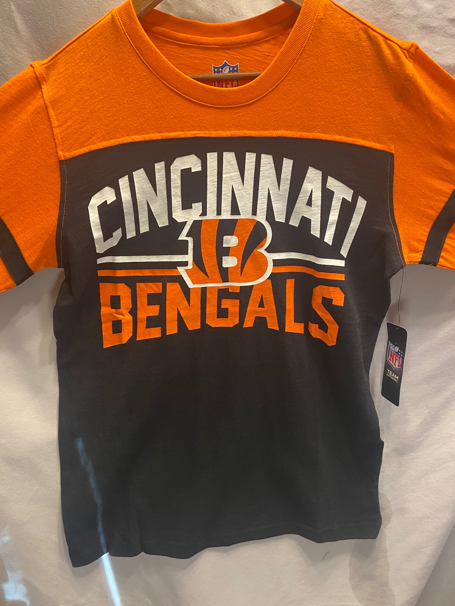 NFL Team Apparel Cincinnati Bengals Men's Small Long Sleeve T-Shirt  NWT
