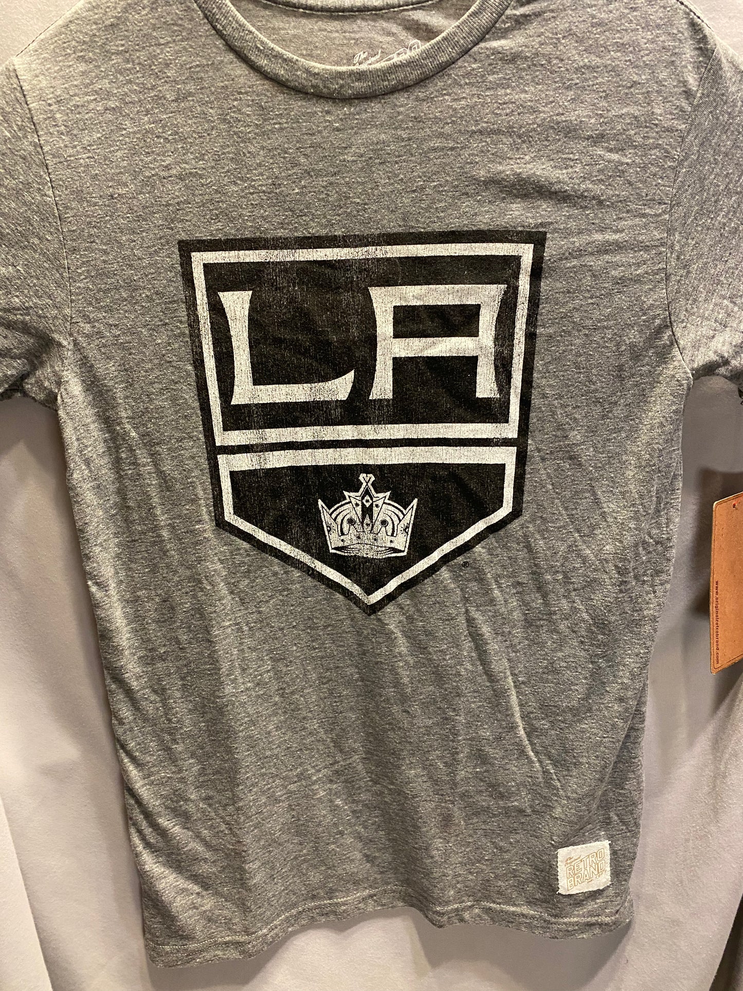 NHL Officially Licensed Los Angeles Kings Men's Small T-Shirt  NWT