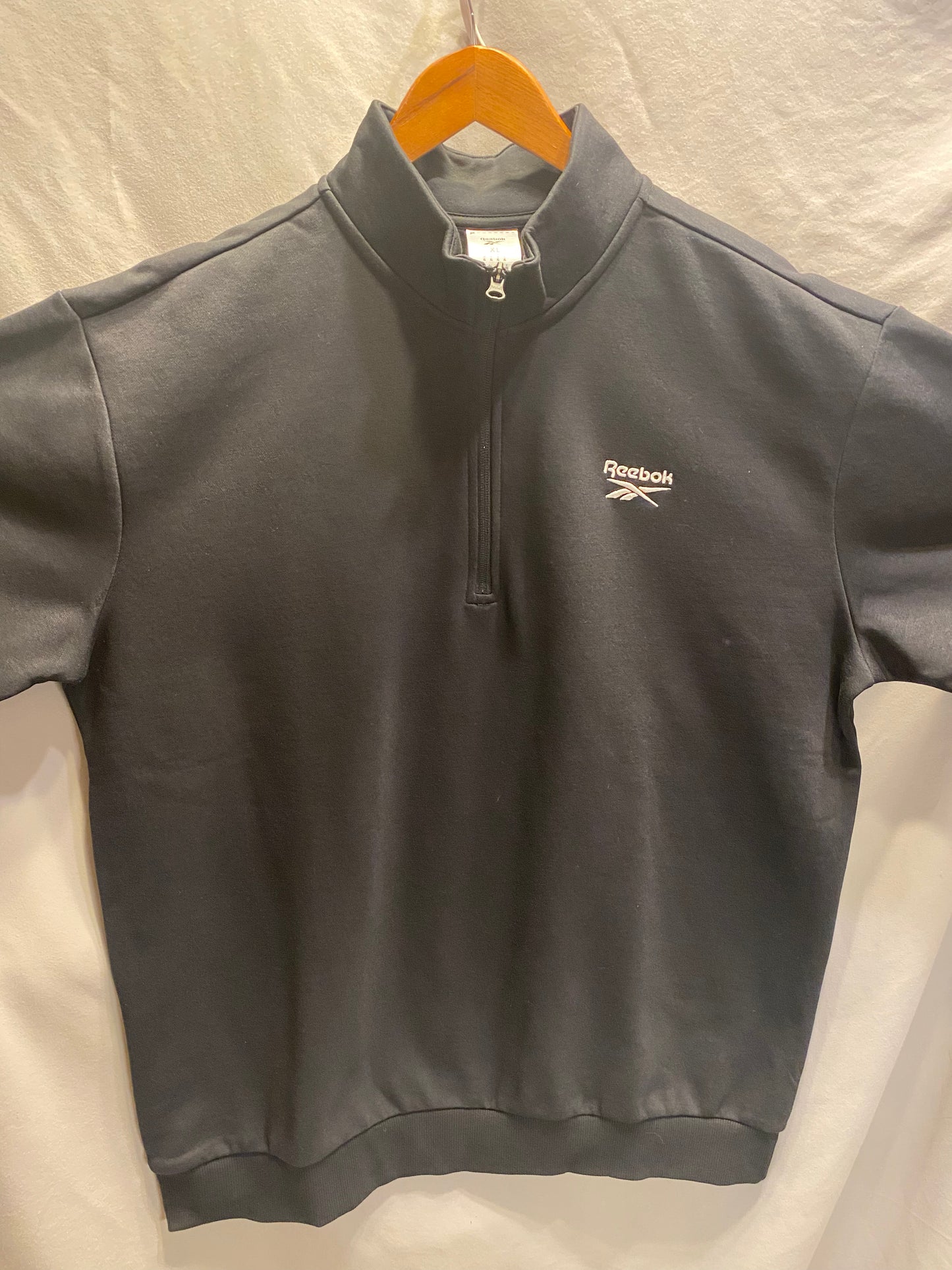 Reebok Men's XL 1/4 Zip Fleece Sweatshirt  NWT