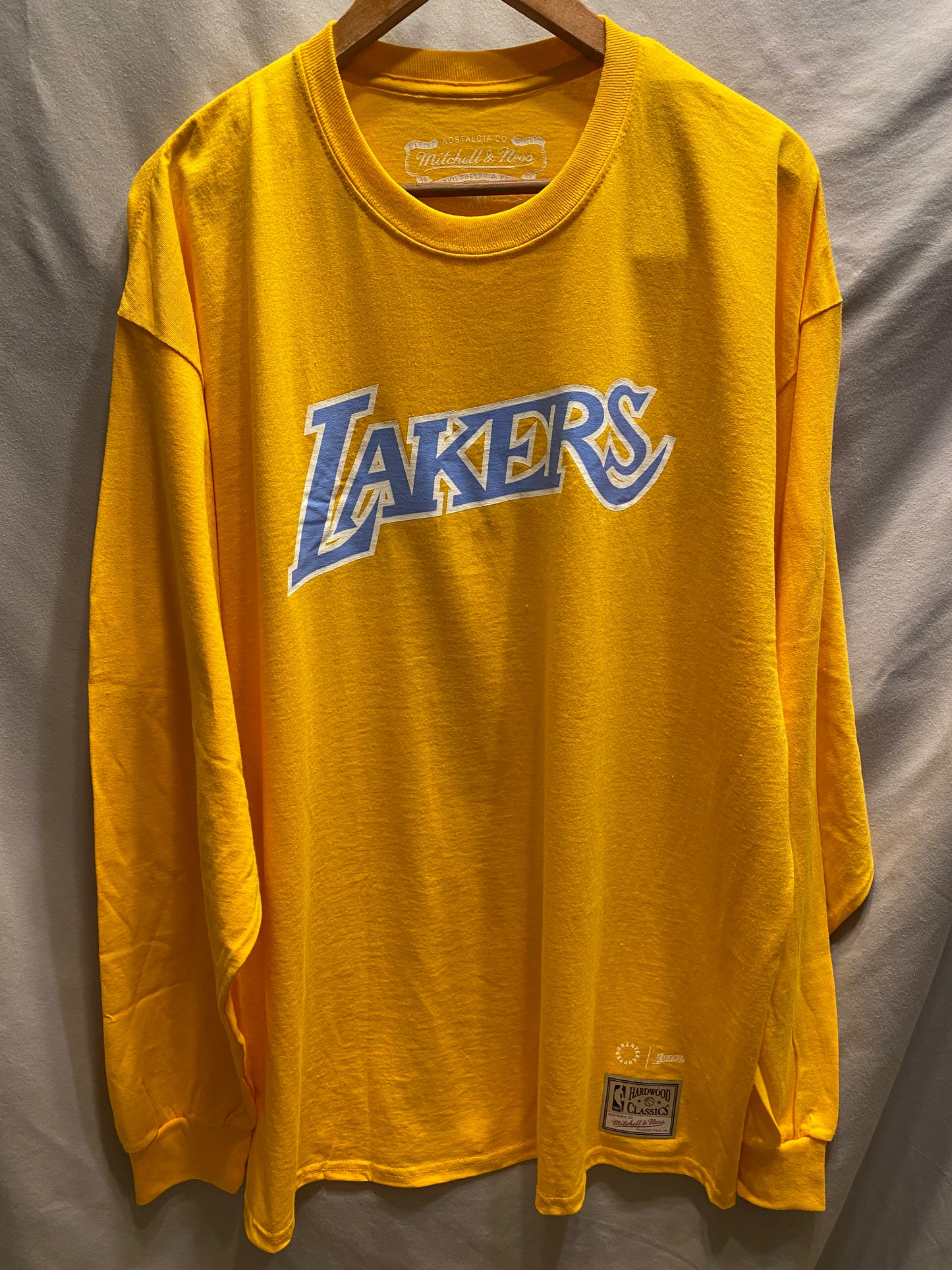 NBA Los Angeles Lakers Men's XXL Long Sleeve T-Shirt  NWT