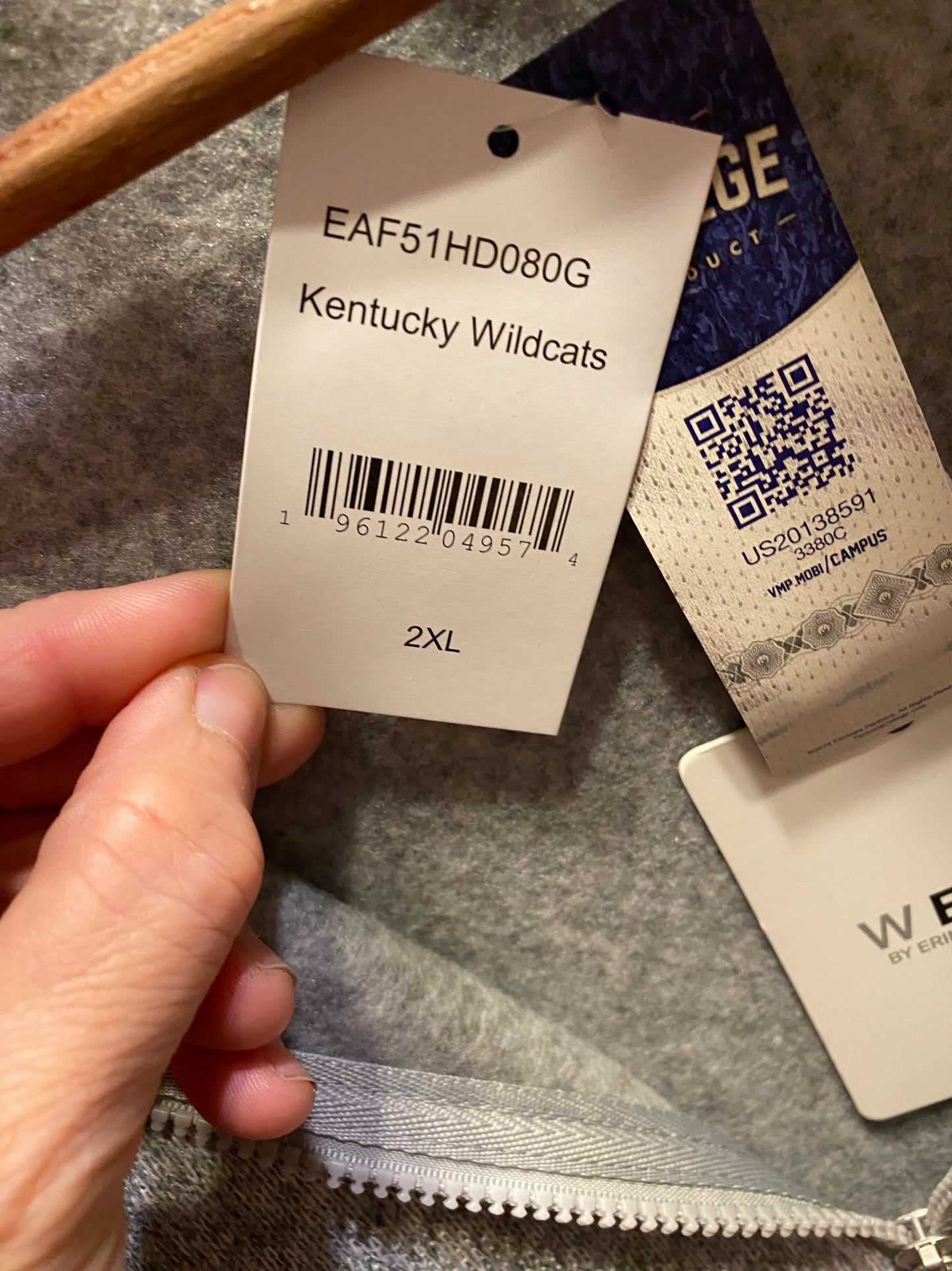NCAA Kentucky Wildcats Women's XXL Full Zip Hoodie NWT