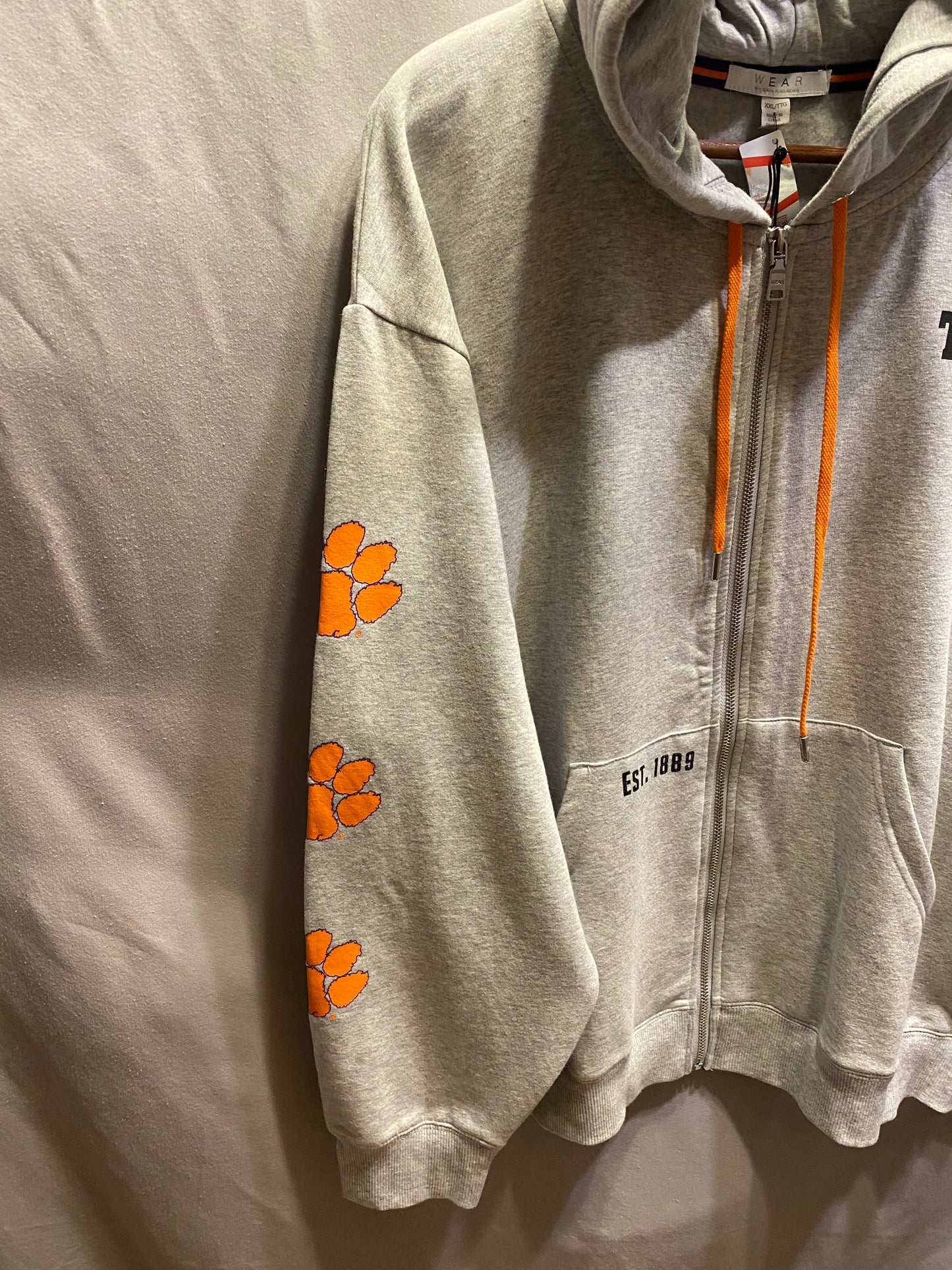 New with Tags!  Officially Licensed NCAA Clemson Tigers Women's 2XL Full Zip Hoodie NWT