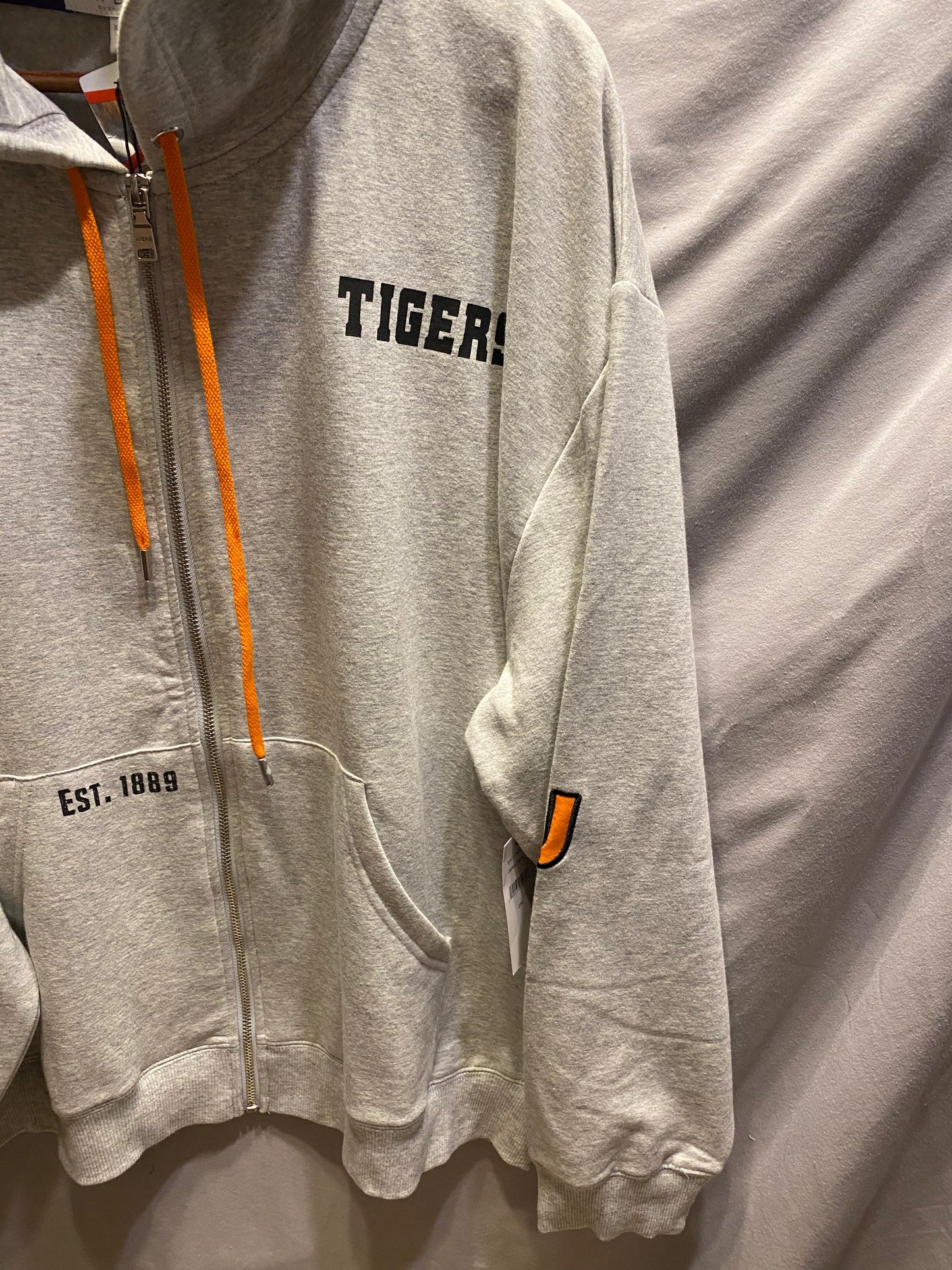 New with Tags!  Officially Licensed NCAA Clemson Tigers Women's 2XL Full Zip Hoodie NWT